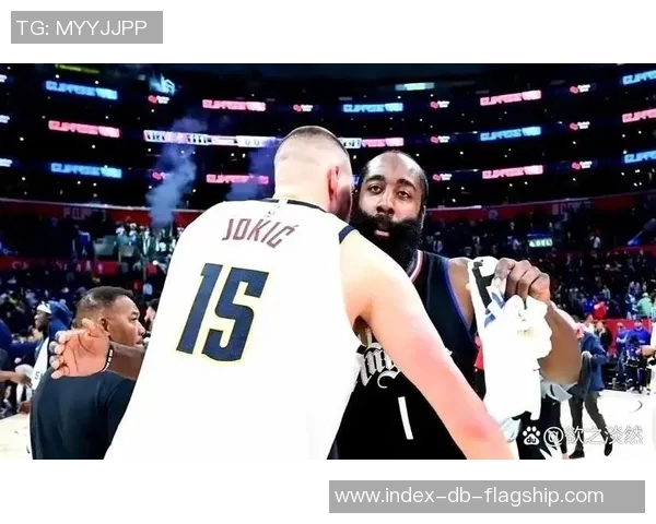 小卡带领快船挑战掘金争夺西部季后赛席位的关键战役